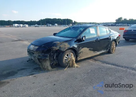 2025 Toyota Camry Le from USA, damaged, VIN 4T1DBADK3SU030811